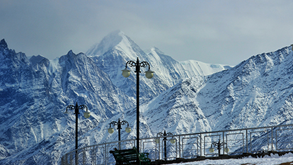 Auli Snow View